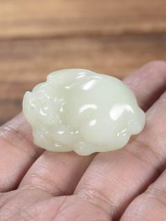 王女士收藏和田玉貔貅后竟逢凶化吉